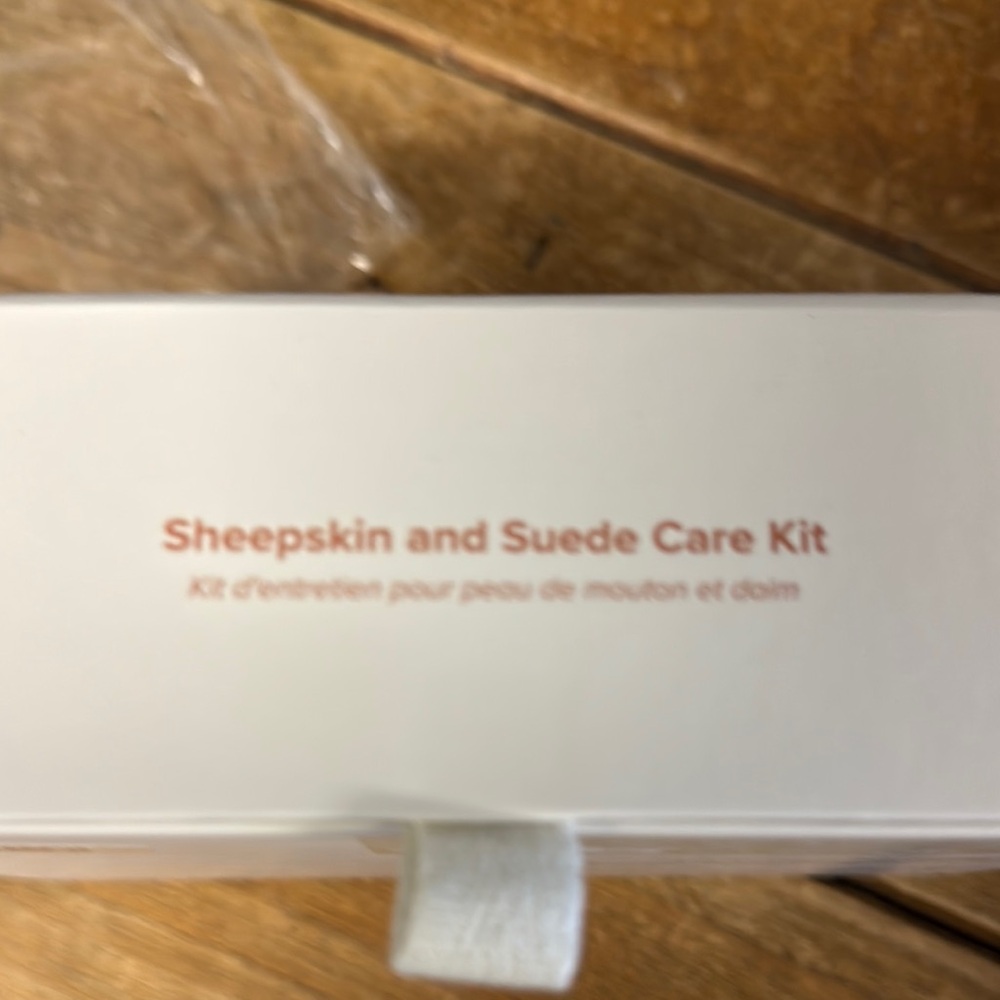 UGG Sheepskin & Suede Care Kit- New - Picture 3 of 4